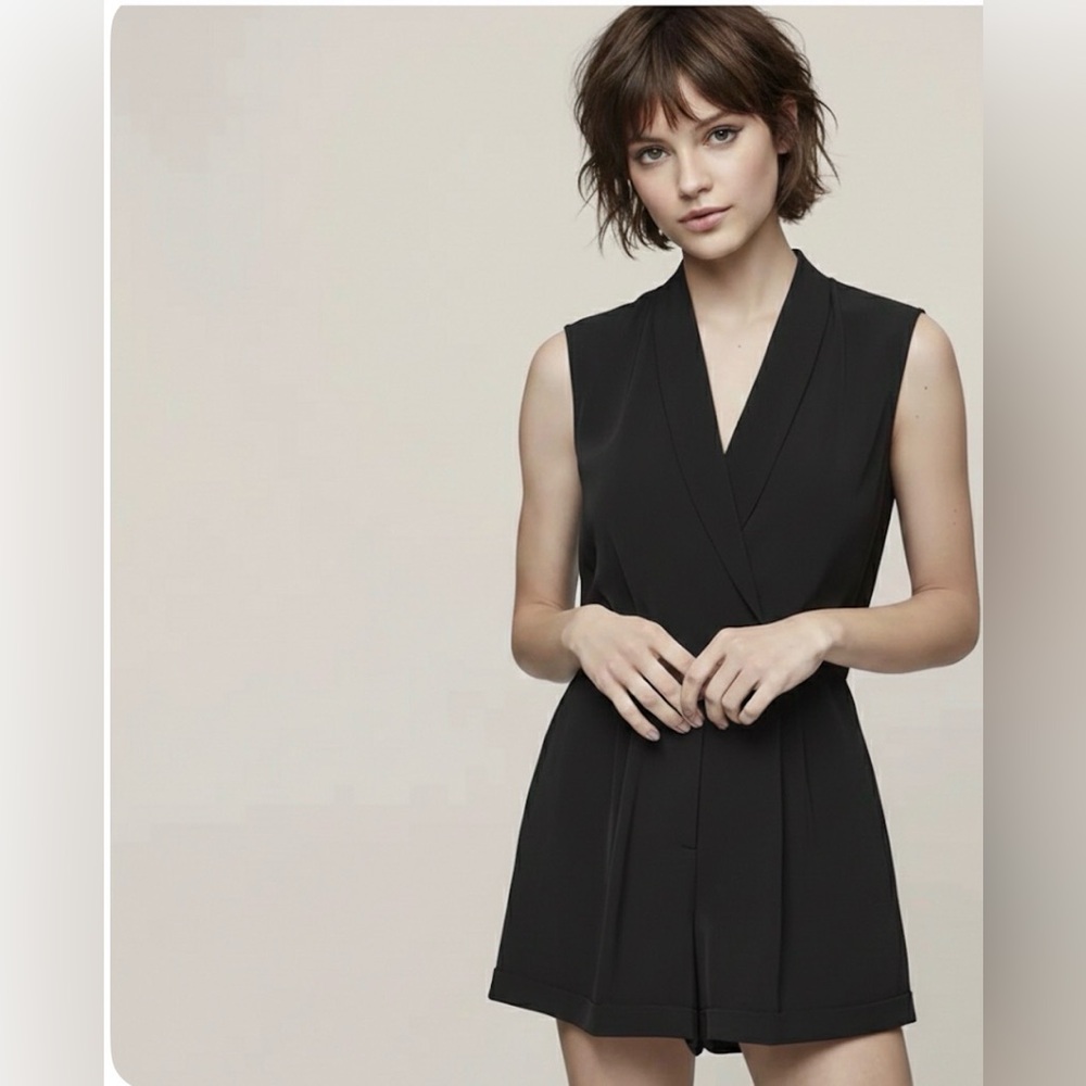REISS women’s Louise black warp front tailored shorts Romper sleeveless V-neck 6
